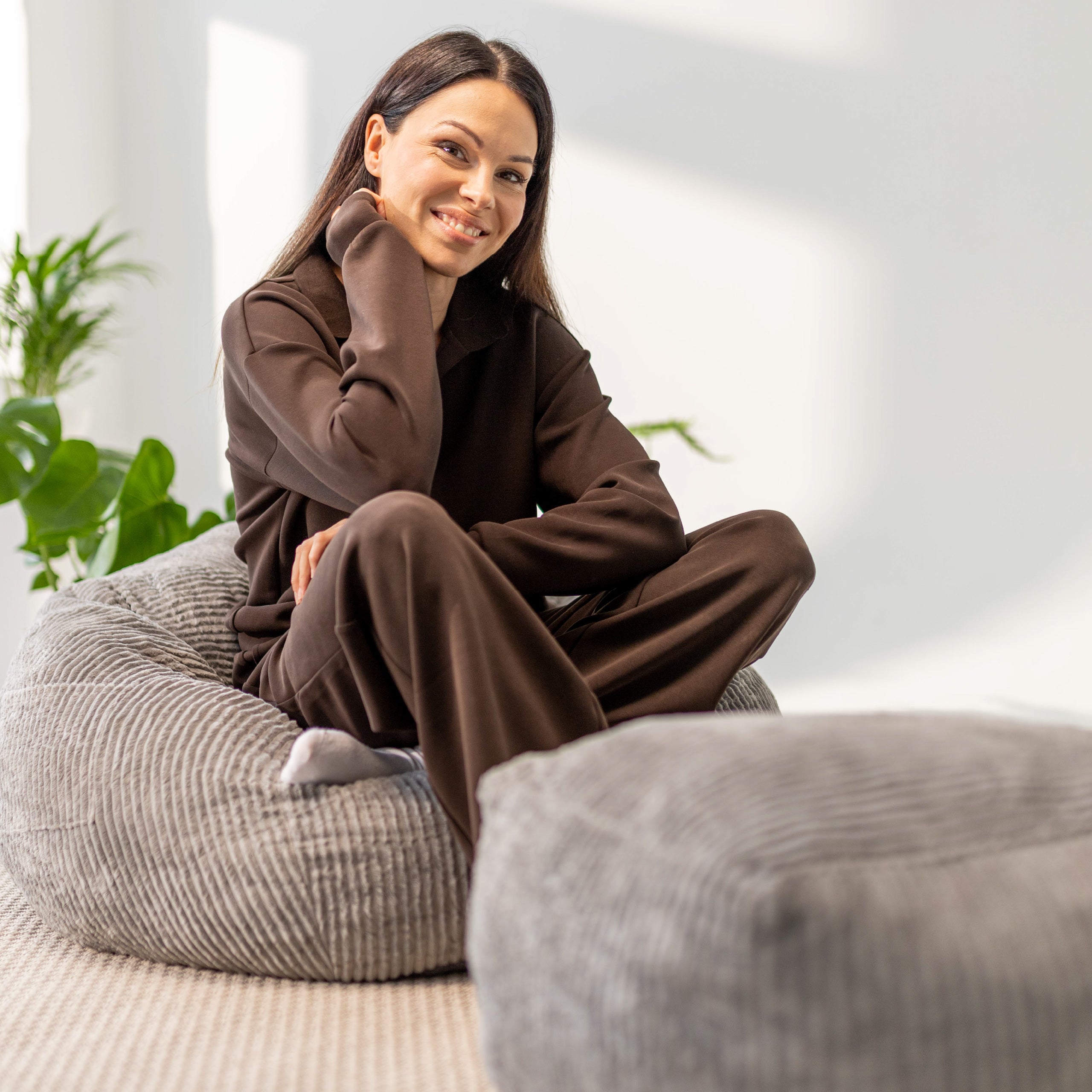 Sillón puf de pana con reposapiés Mark Adler Comfy 3.0 Grey