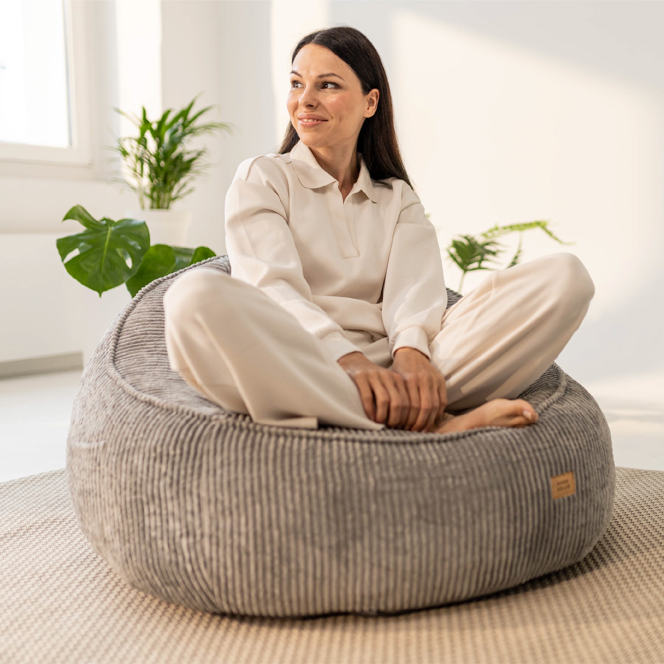 Puf con respaldo de pana Mark Adler Comfy 4.0 Grey