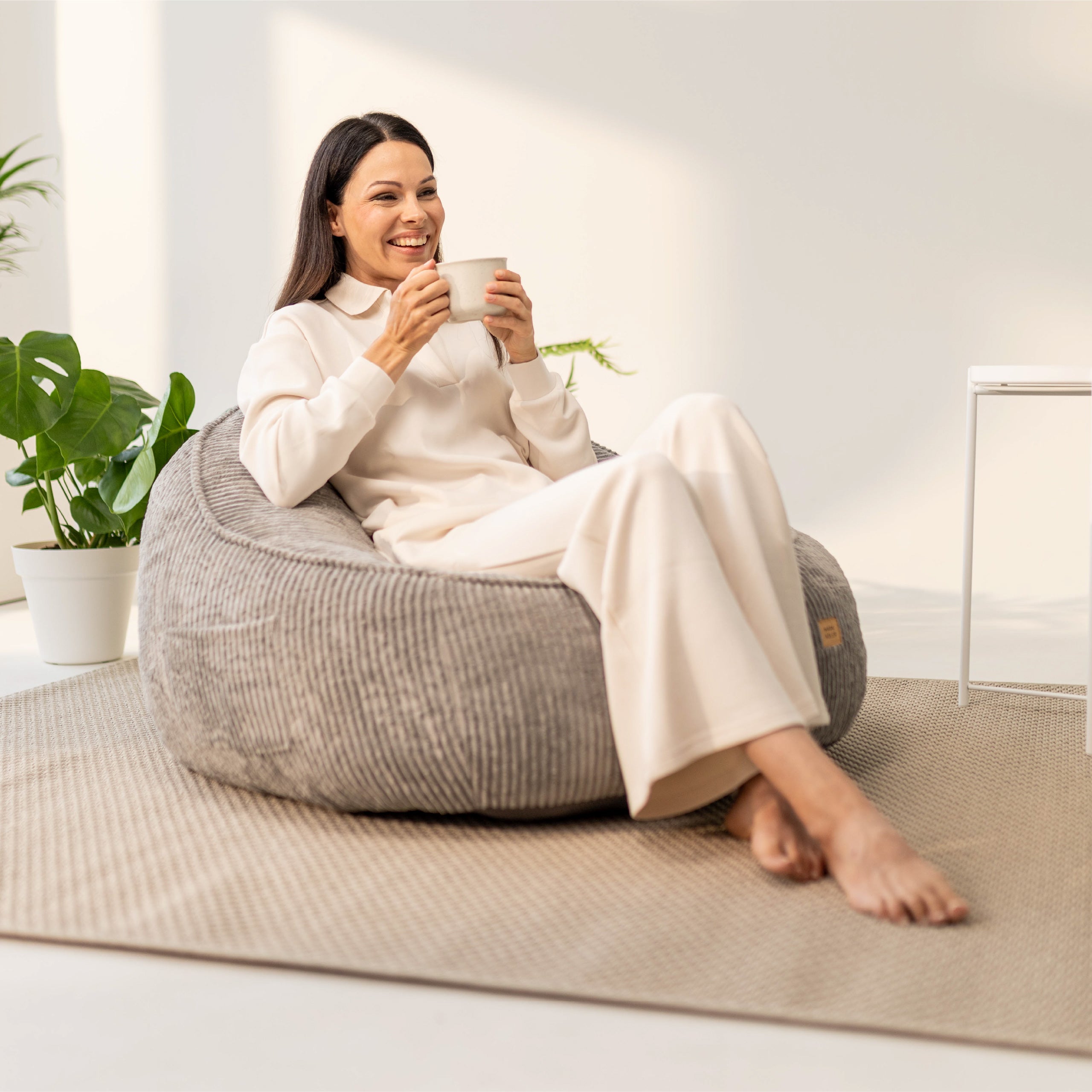 Puf con respaldo de pana Mark Adler Comfy 4.0 Grey