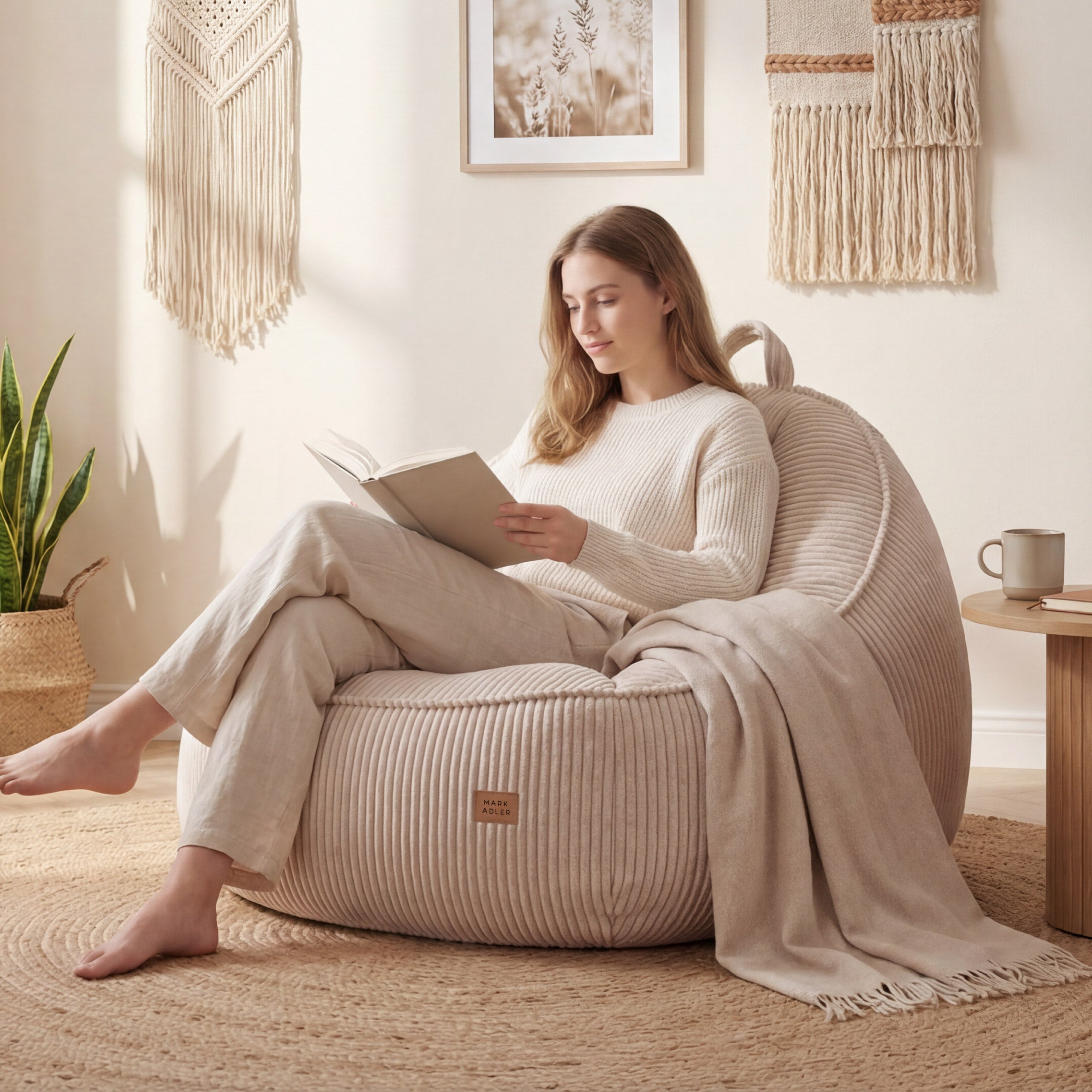 Puf con respaldo de pana Mark Adler Comfy 4.0 Beige