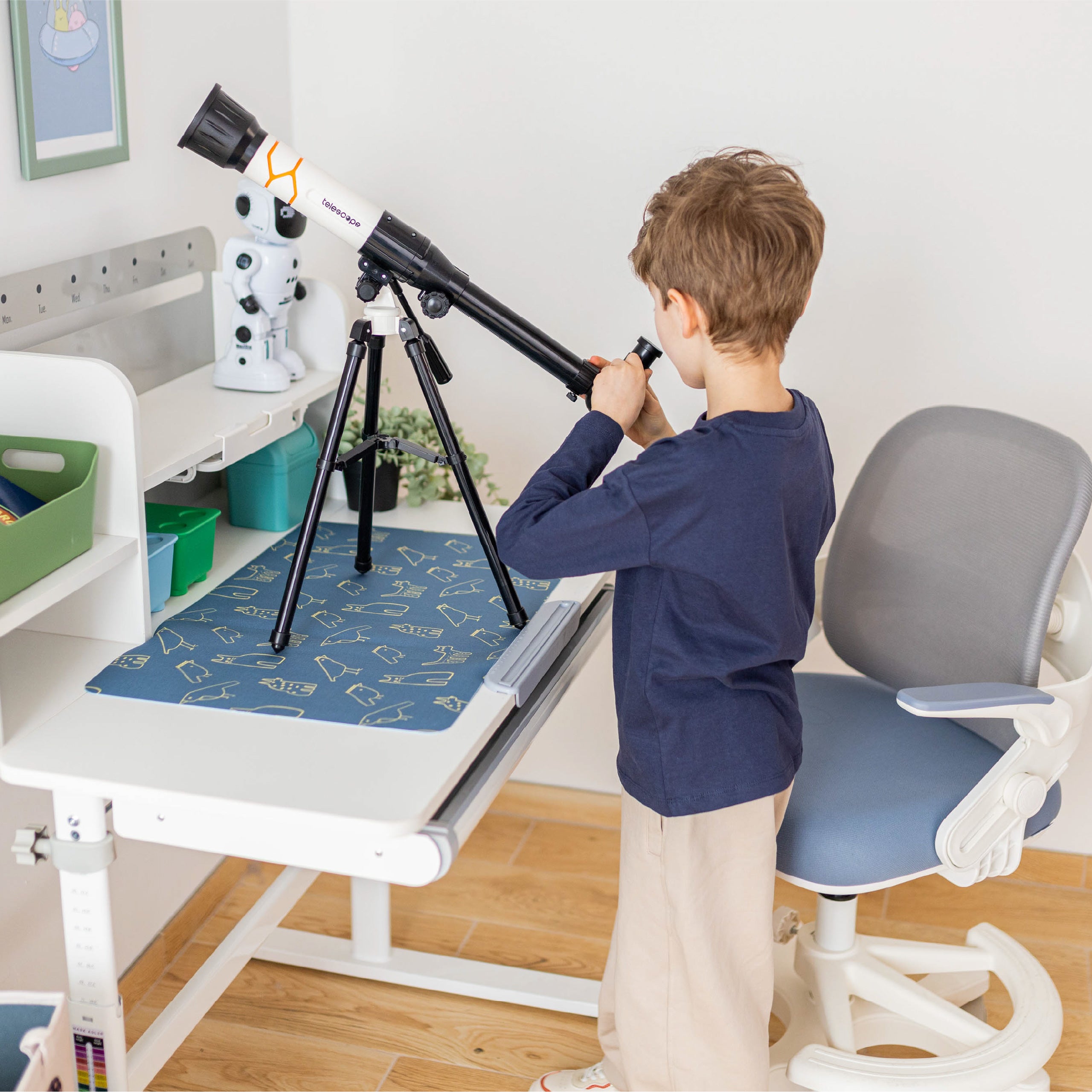 Escritorio ergonómico para niños Mark Adler Study 5.0 Grey de 90 cm