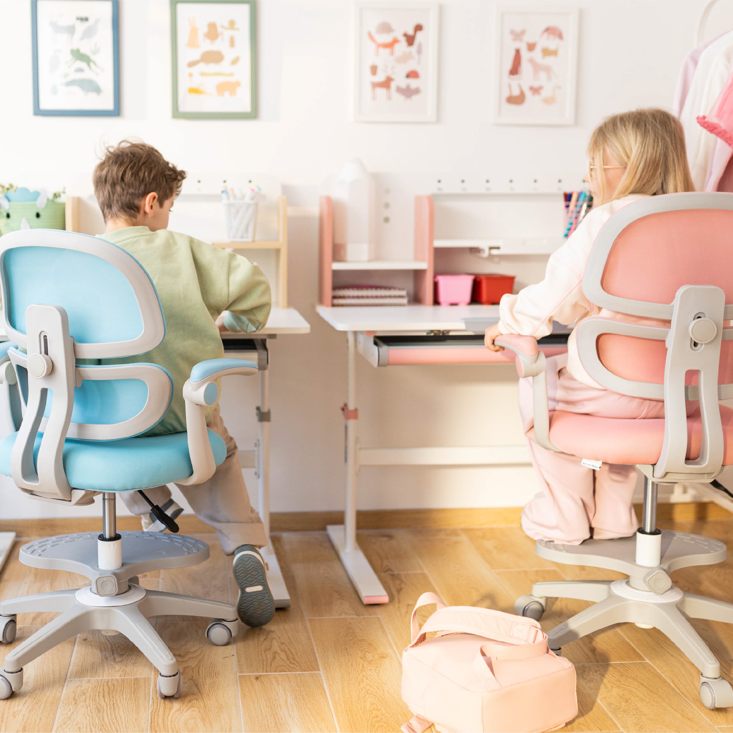 Sillón ergonómico para niños Mark Adler Junior 4.4 Rosa