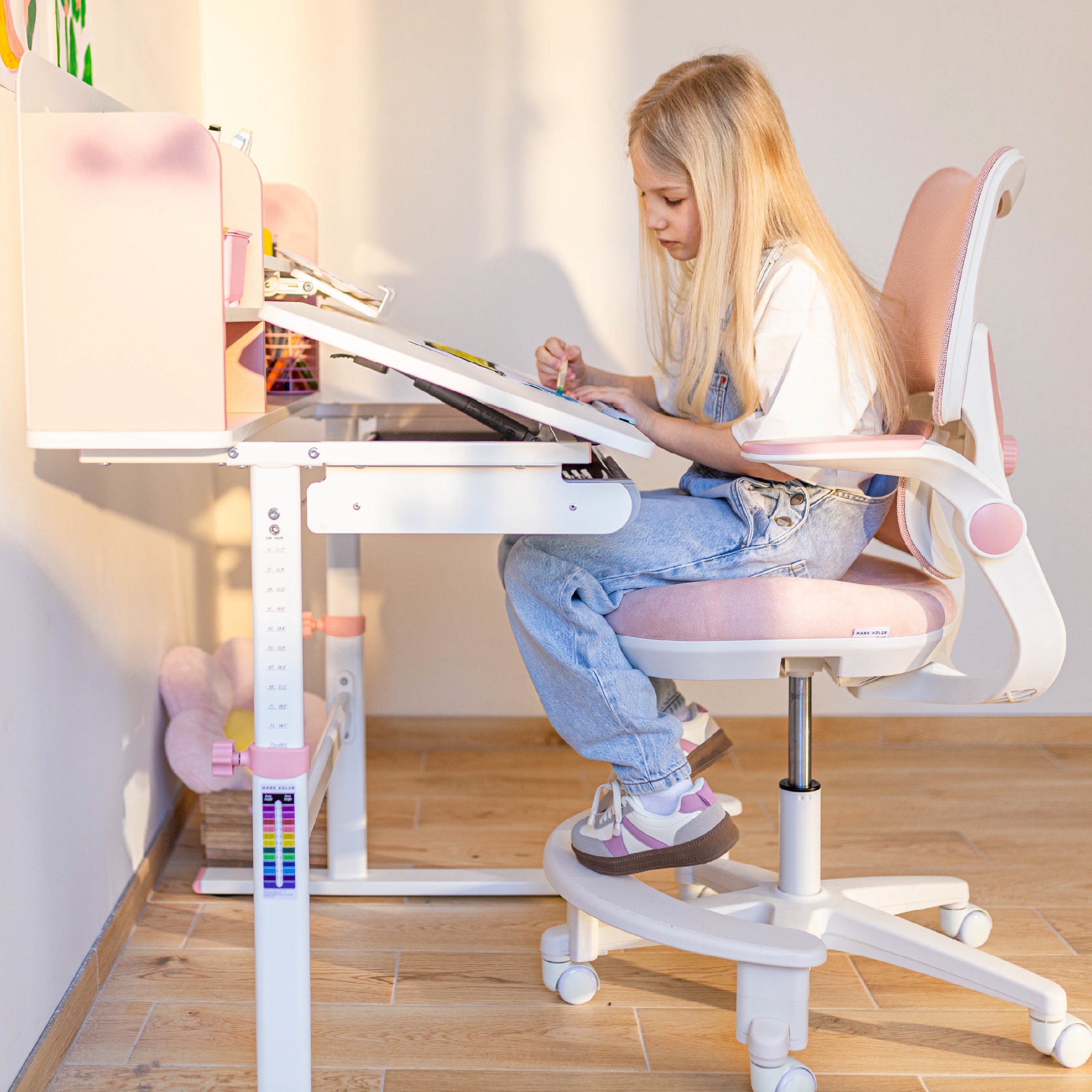 Sillón de escritorio para niños Mark Adler Junior 5.7 Pink